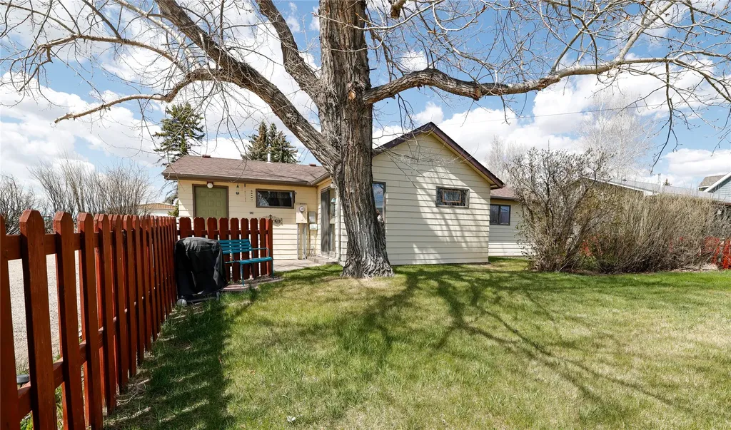 813 S Michigan Street Conrad MT 59425
