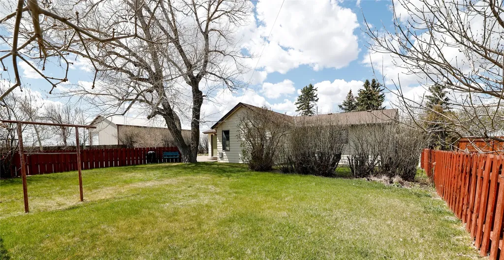 813 S Michigan Street Conrad MT 59425
