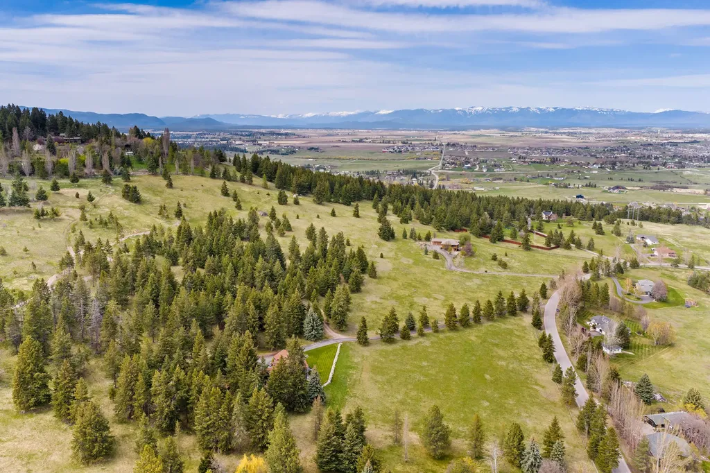 60 Lake Hills Place Kalispell MT 59901