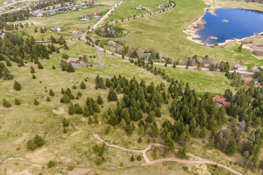 60 Lake Hills Place Kalispell MT 59901