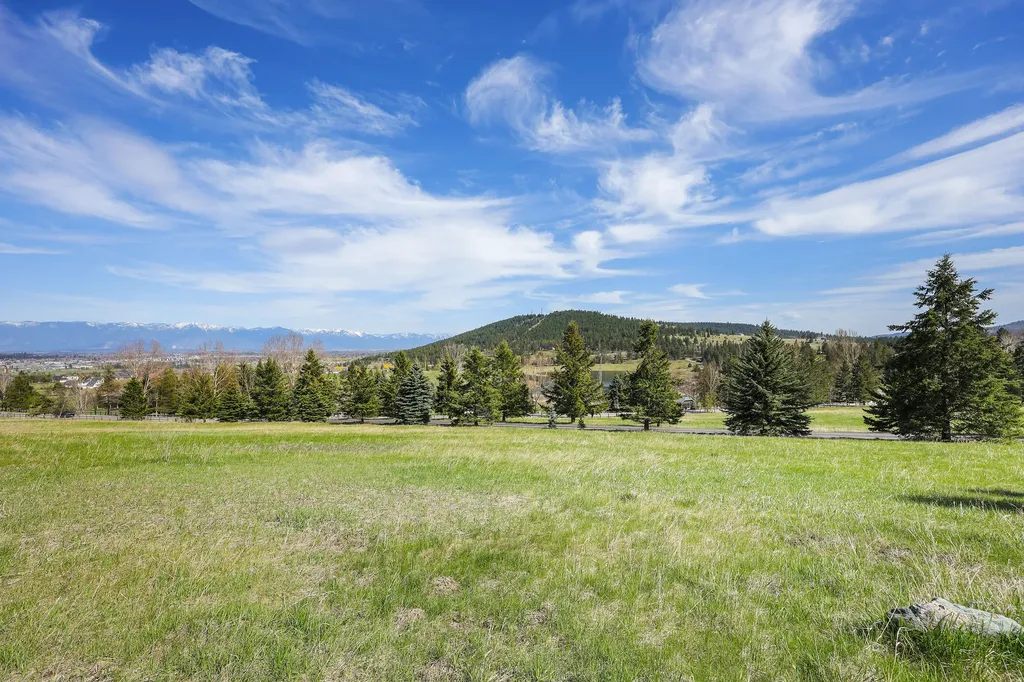 60 Lake Hills Place Kalispell MT 59901