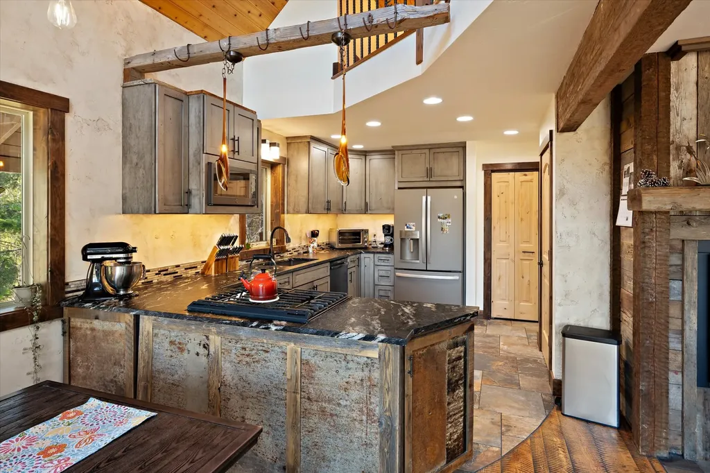 675 Beaver Lake Road Whitefish MT 59937