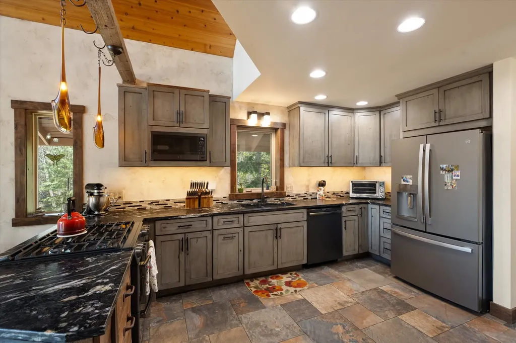 675 Beaver Lake Road Whitefish MT 59937