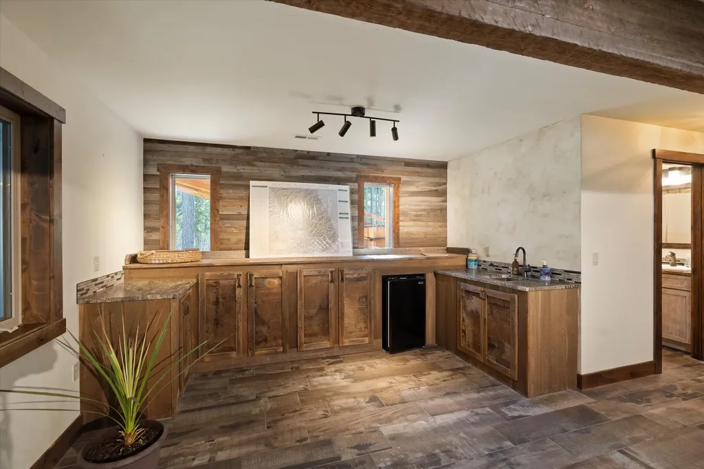 675 Beaver Lake Road Whitefish MT 59937