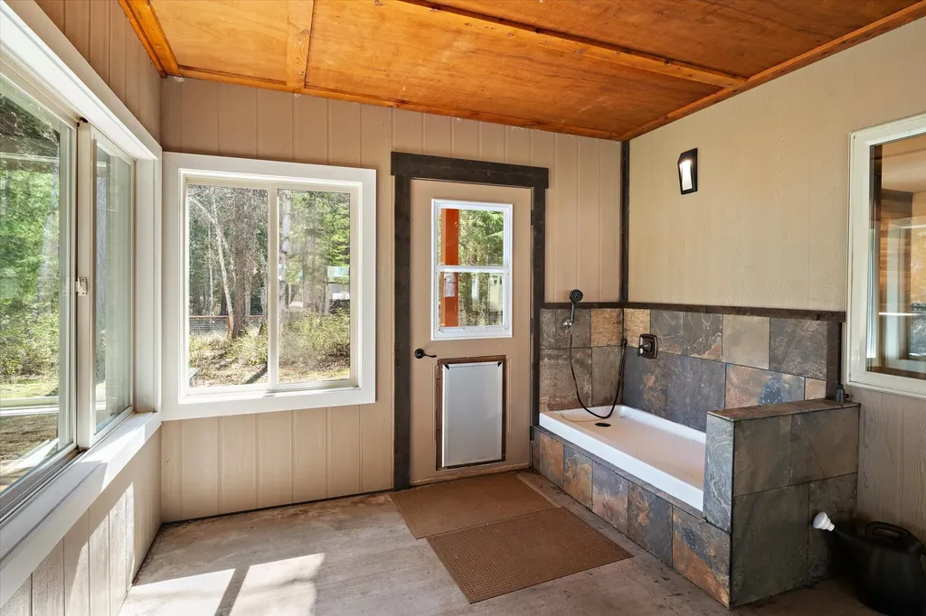 675 Beaver Lake Road Whitefish MT 59937