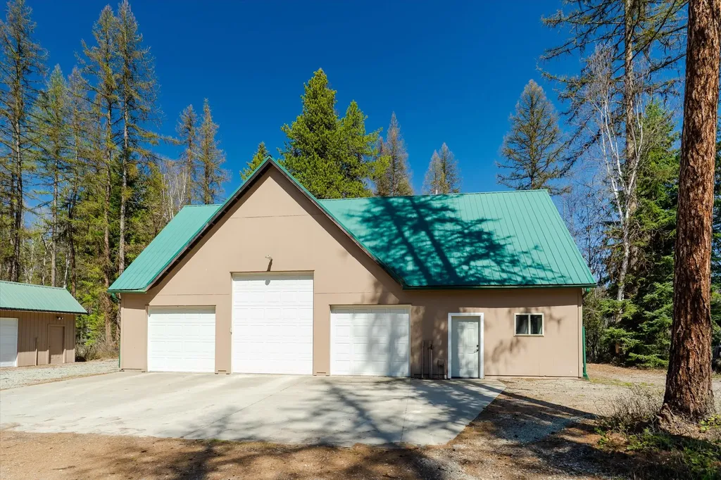 675 Beaver Lake Road Whitefish MT 59937