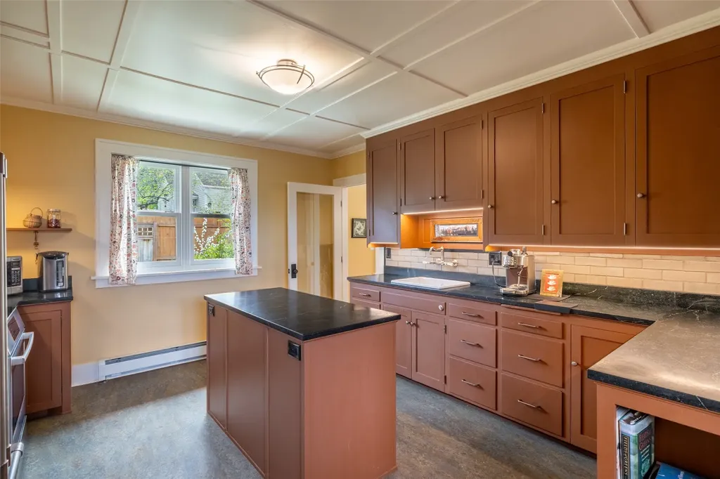 921 Monroe Avenue Helena MT 59601