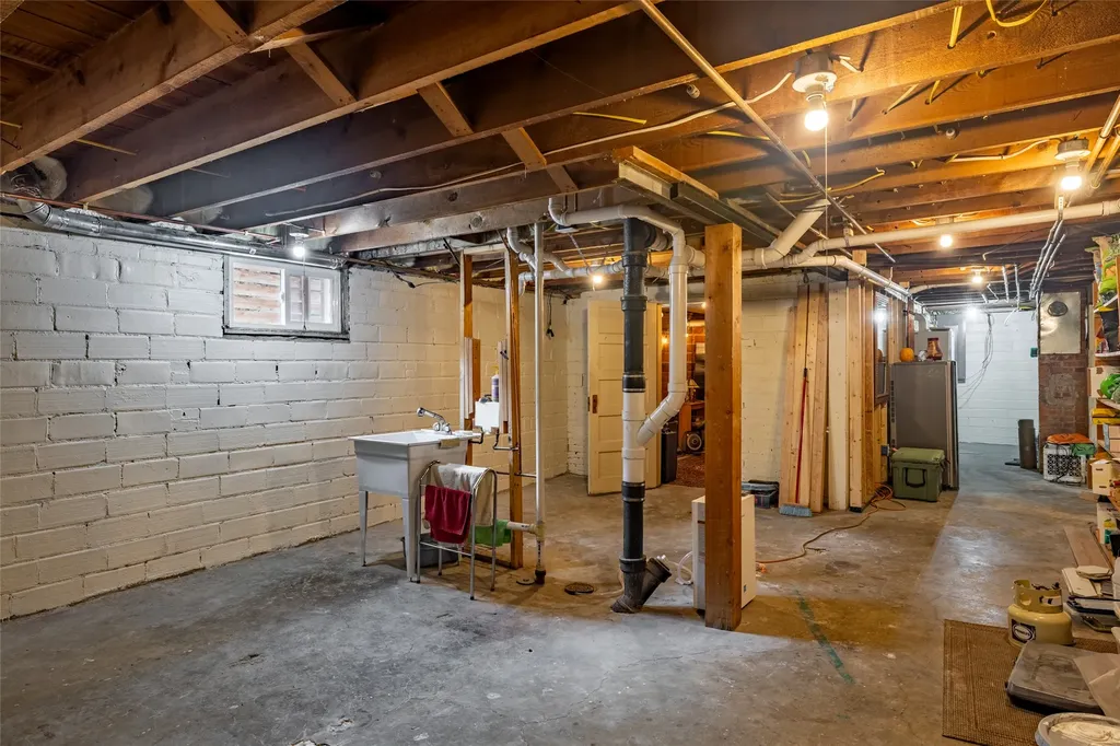 921 Monroe Avenue Helena MT 59601