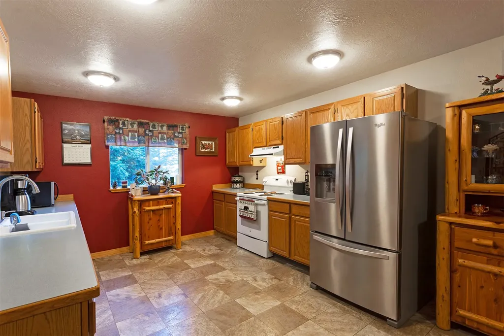 499 Bunkhouse Road Darby MT 59829