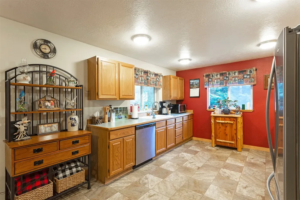 499 Bunkhouse Road Darby MT 59829