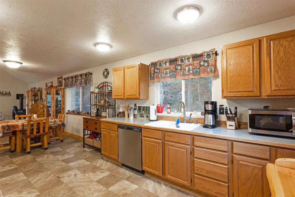 499 Bunkhouse Road Darby MT 59829