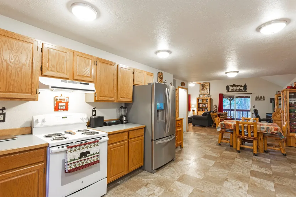 499 Bunkhouse Road Darby MT 59829