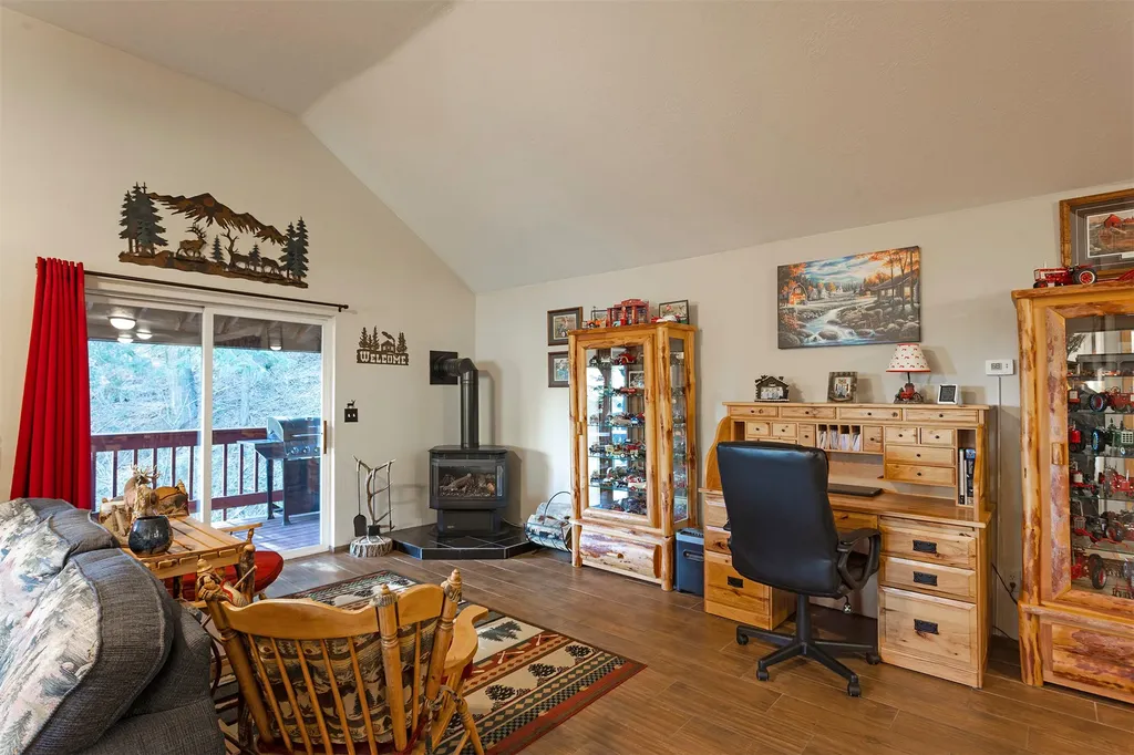 499 Bunkhouse Road Darby MT 59829