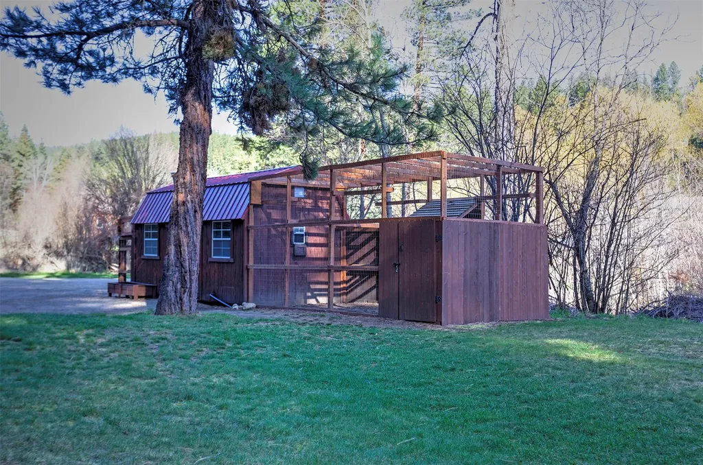 499 Bunkhouse Road Darby MT 59829