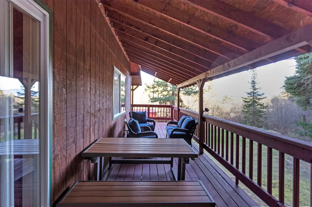 499 Bunkhouse Road Darby MT 59829