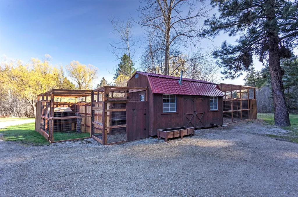 499 Bunkhouse Road Darby MT 59829