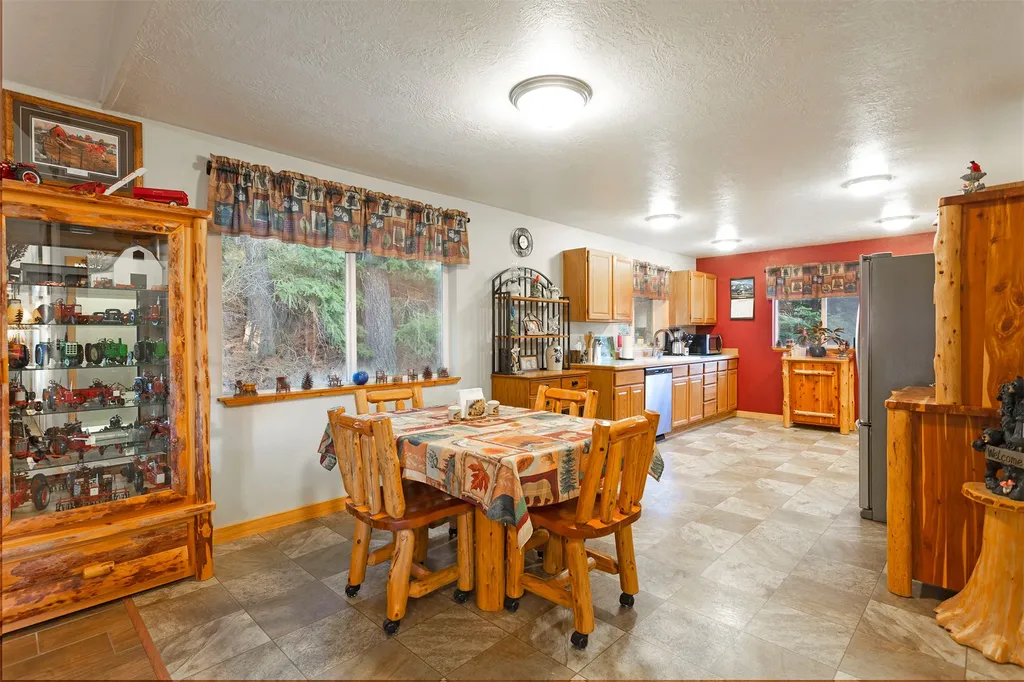 499 Bunkhouse Road Darby MT 59829