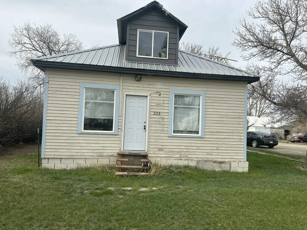 223 1st Avenue NE Brady MT 59416