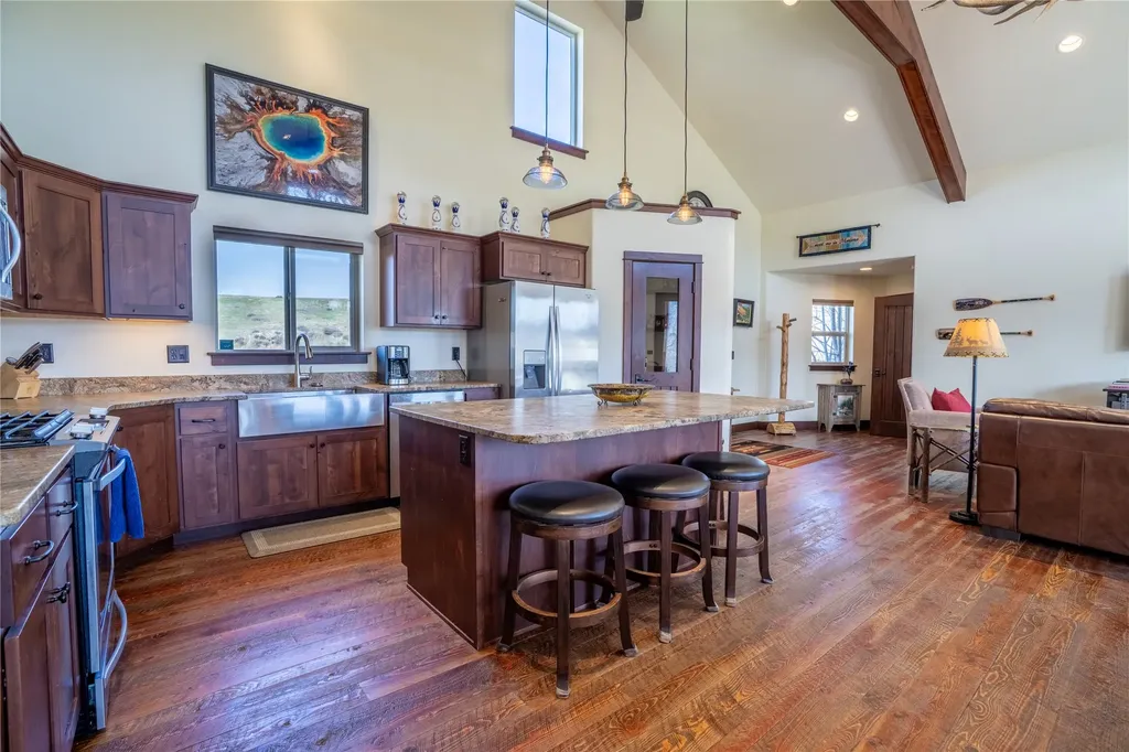 159 Barnes Lane Wolf Creek MT 59648