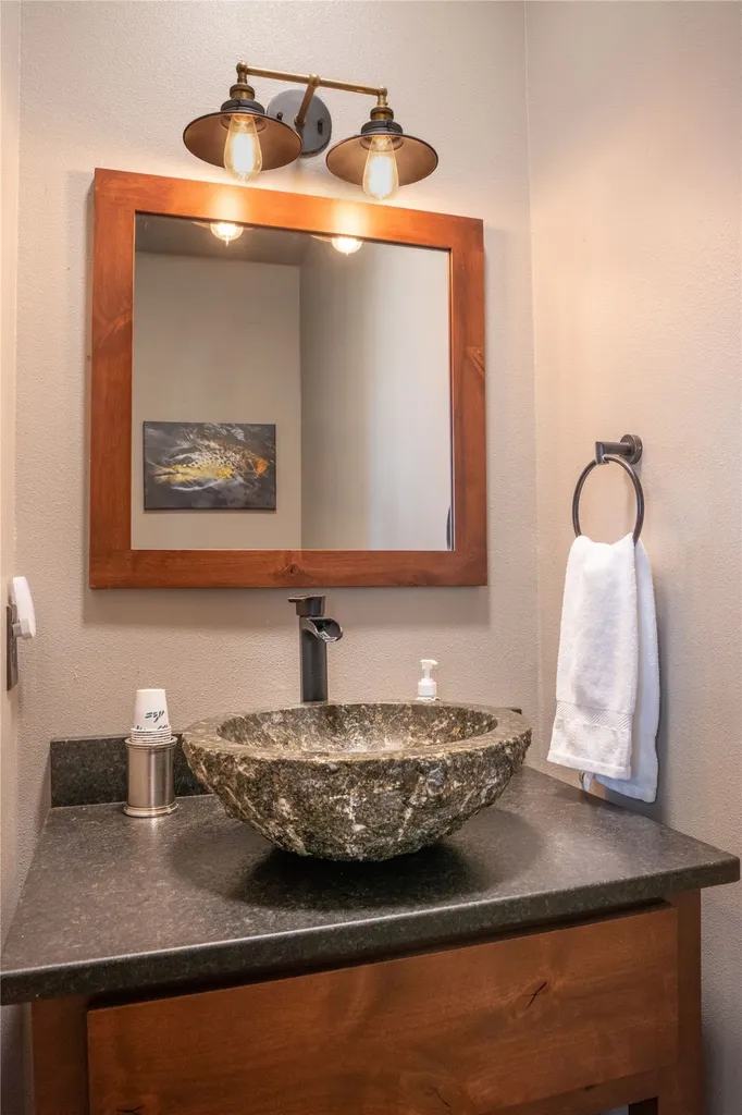 159 Barnes Lane Wolf Creek MT 59648