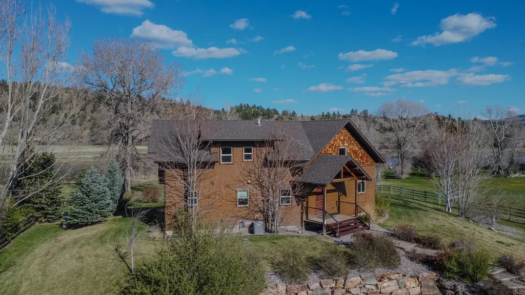 159 Barnes Lane Wolf Creek MT 59648