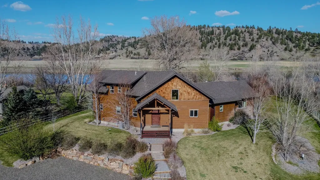 159 Barnes Lane Wolf Creek MT 59648