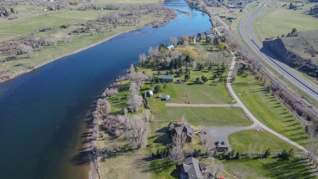 159 Barnes Lane Wolf Creek MT 59648