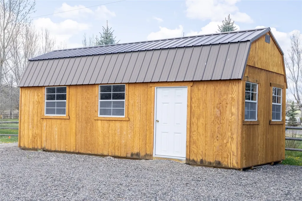 159 Barnes Lane Wolf Creek MT 59648