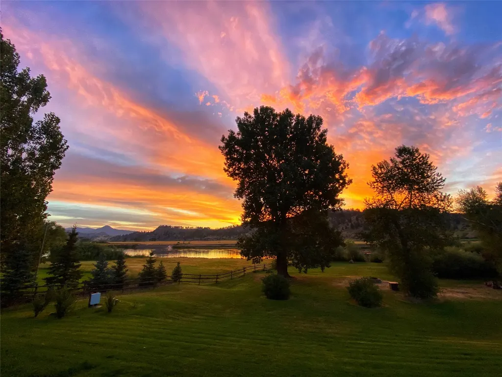 159 Barnes Lane Wolf Creek MT 59648