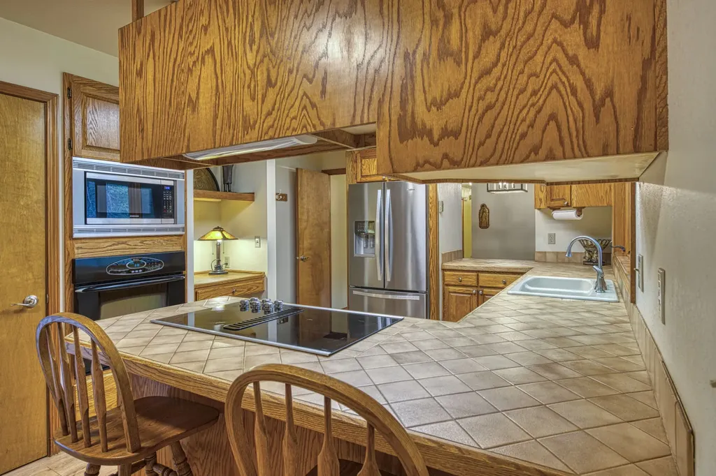 71 Four Corners Road N Heron MT 59844