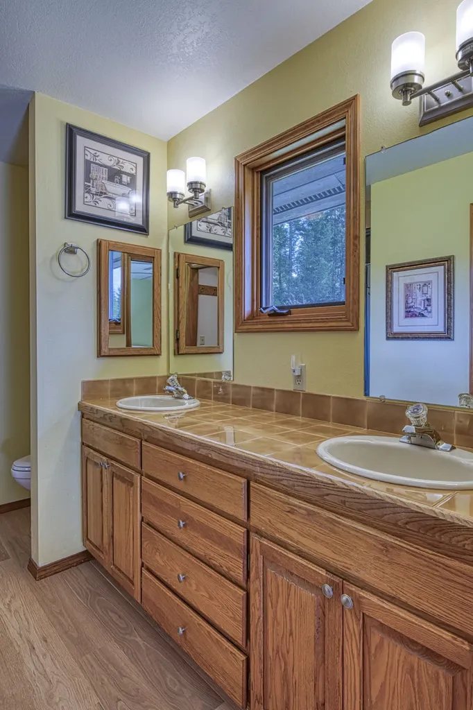71 Four Corners Road N Heron MT 59844