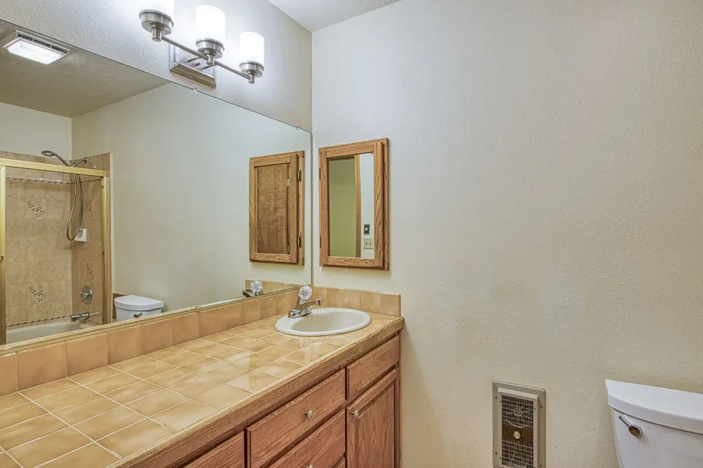 71 Four Corners Road N Heron MT 59844