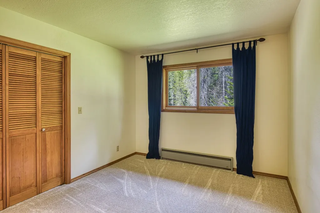 71 Four Corners Road N Heron MT 59844