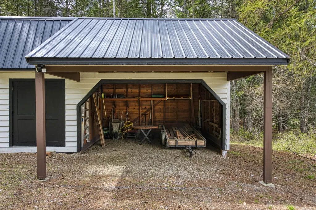 71 Four Corners Road N Heron MT 59844