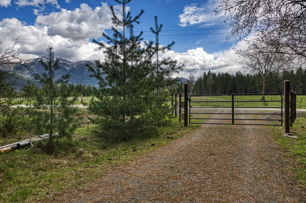 71 Four Corners Road N Heron MT 59844