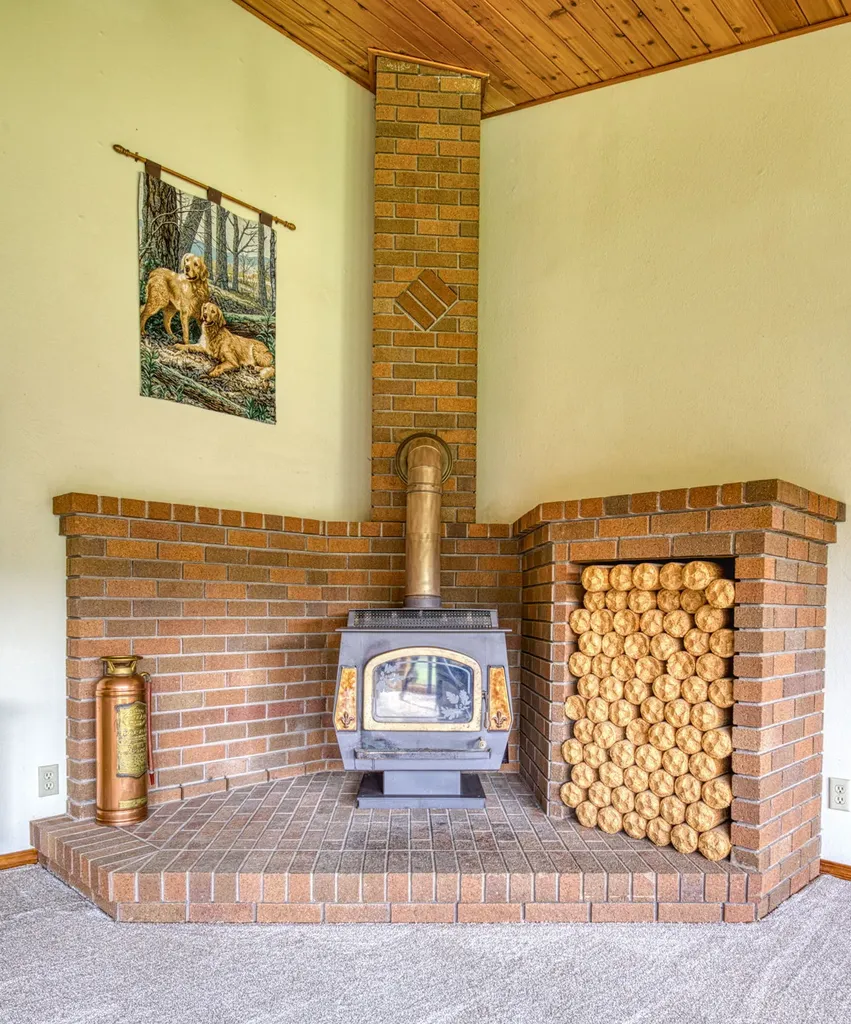 71 Four Corners Road N Heron MT 59844