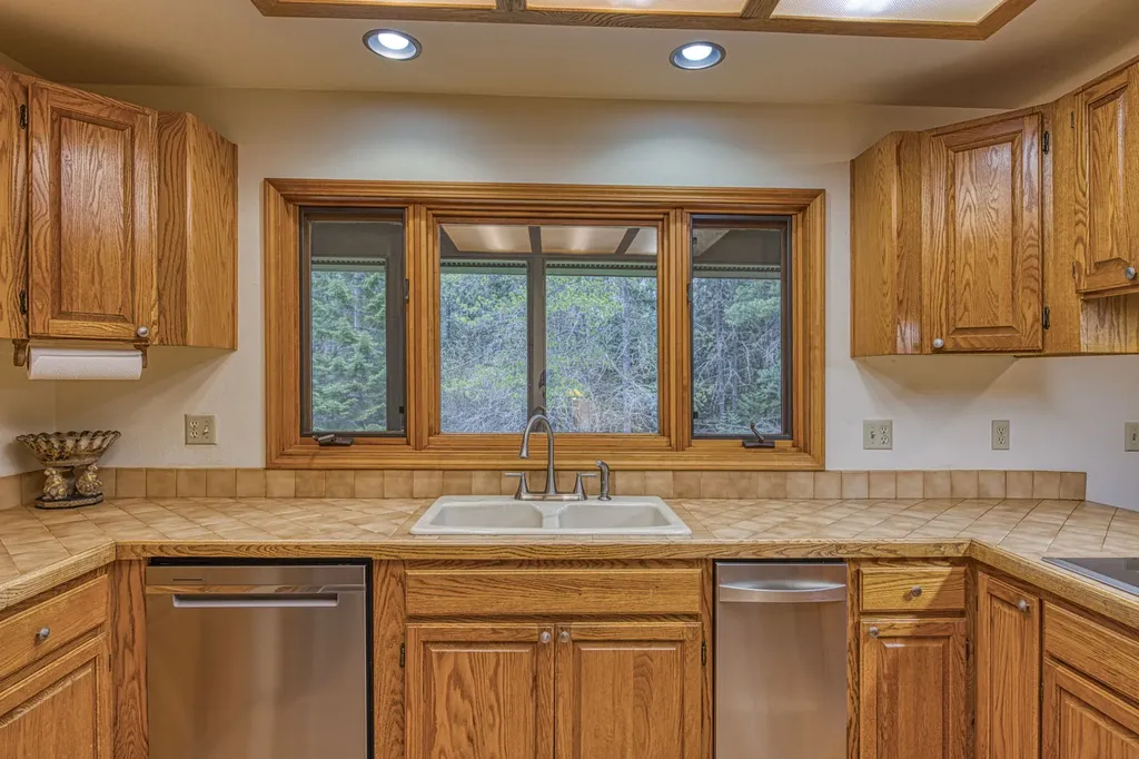 71 Four Corners Road N Heron MT 59844