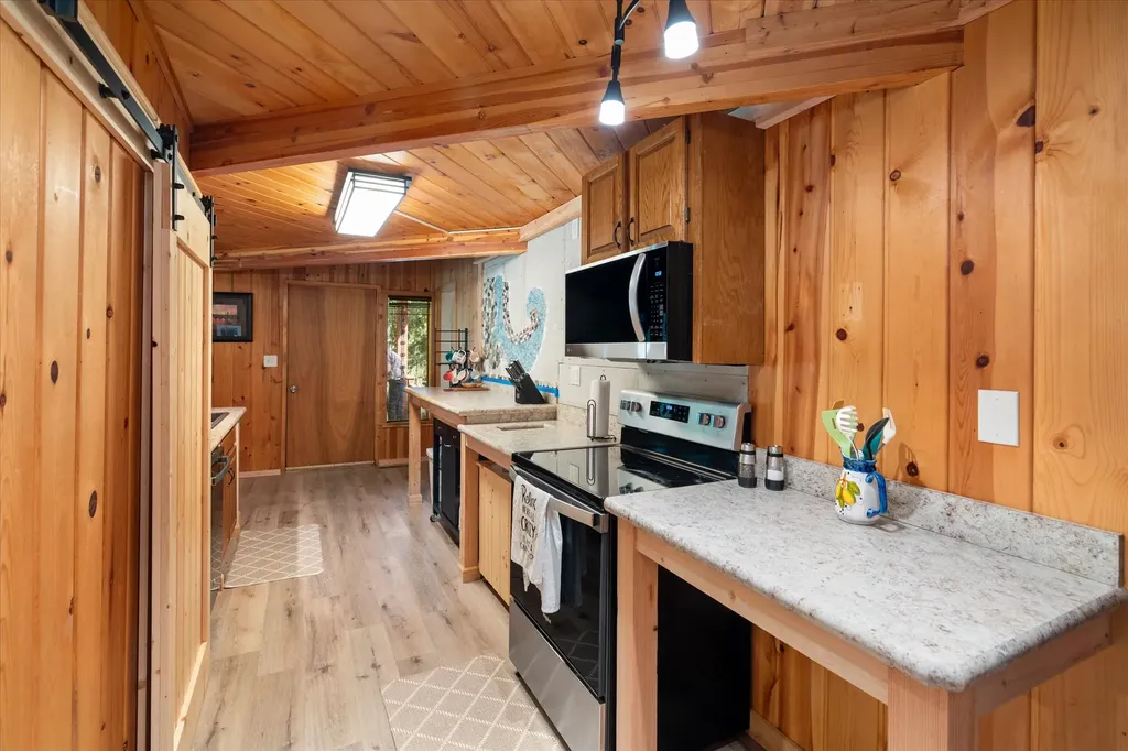 786 Halo Drive Troy MT 59935