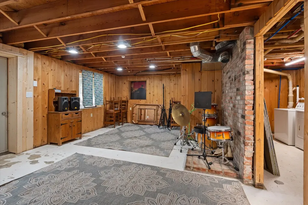 786 Halo Drive Troy MT 59935