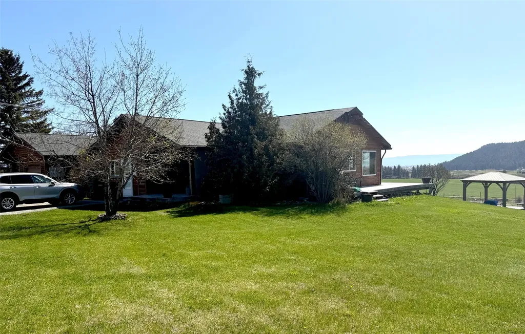 1662 & 1660 Us Hwy 2 W Kalispell MT 59901