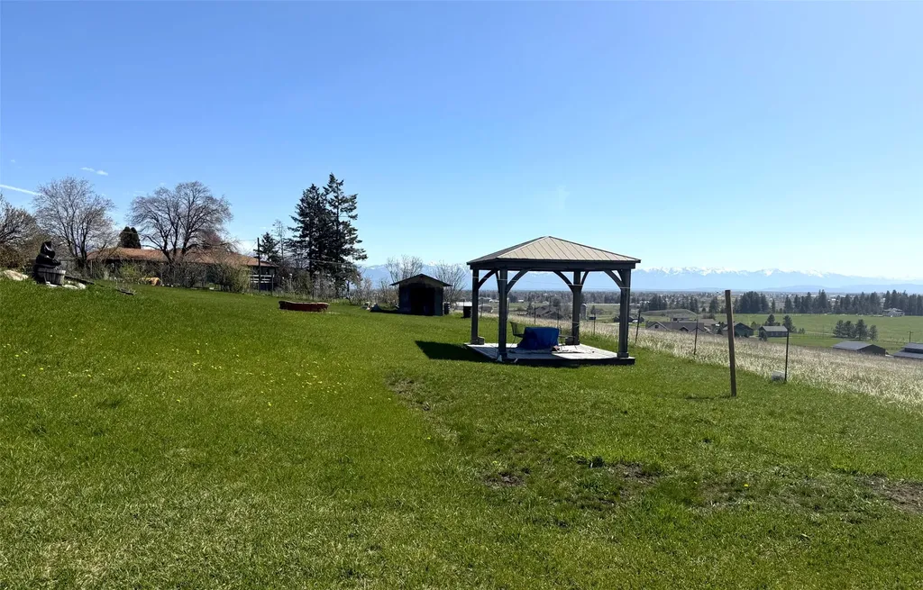 1662 & 1660 Us Hwy 2 W Kalispell MT 59901