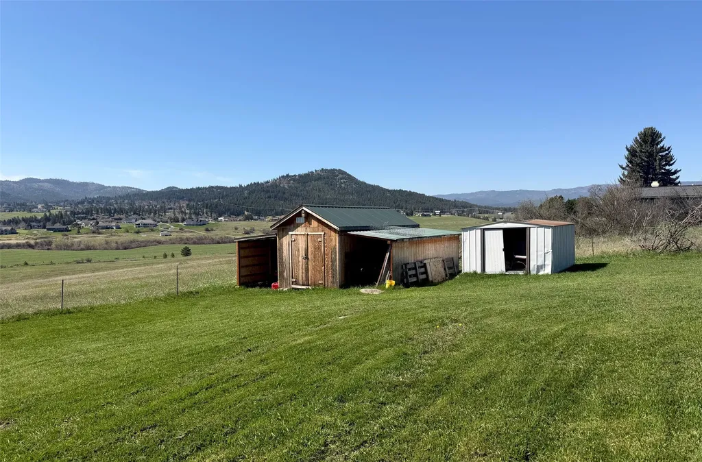 1662 & 1660 Us Hwy 2 W Kalispell MT 59901