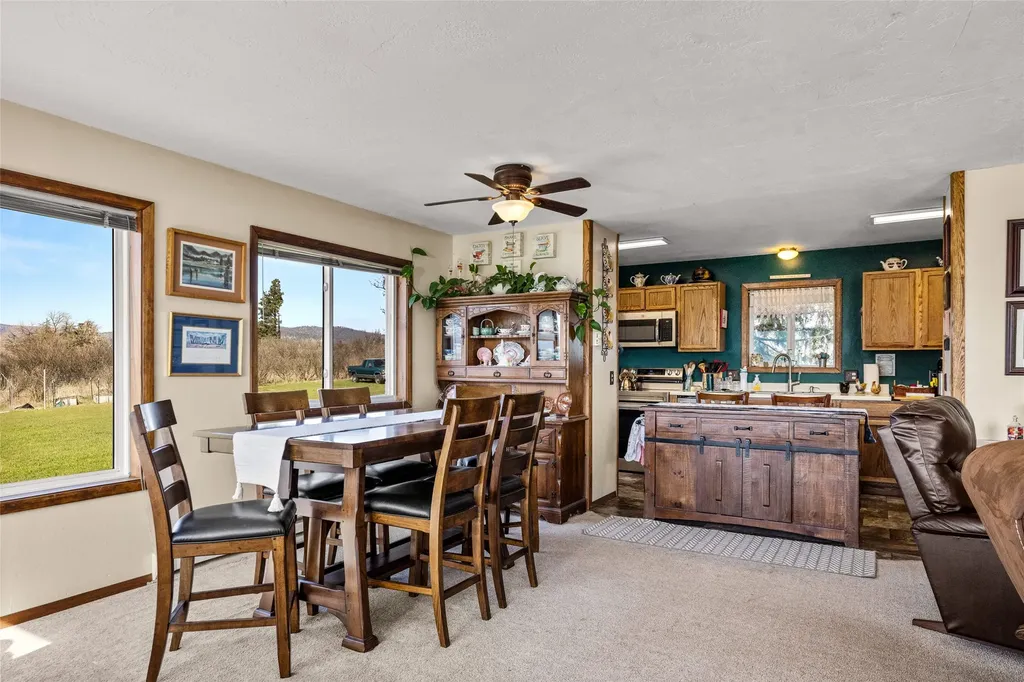 1662 & 1660 Us Hwy 2 W Kalispell MT 59901