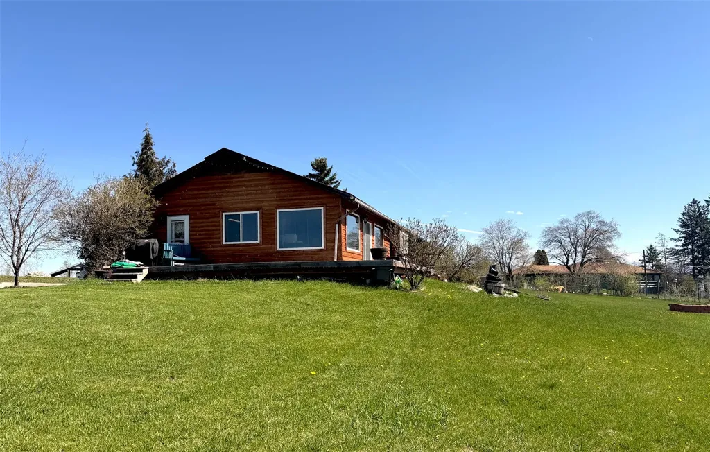 1662 & 1660 Us Hwy 2 W Kalispell MT 59901