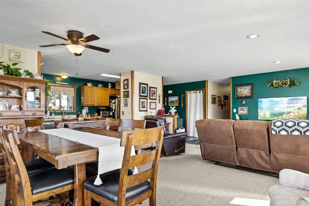 1662 & 1660 Us Hwy 2 W Kalispell MT 59901