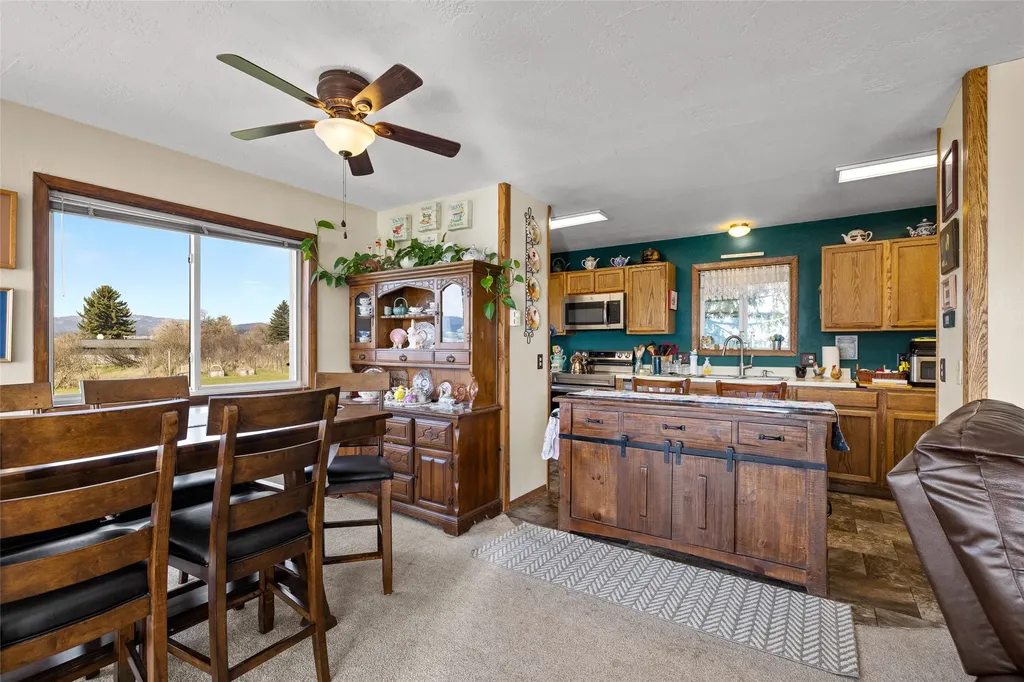 1662 & 1660 Us Hwy 2 W Kalispell MT 59901