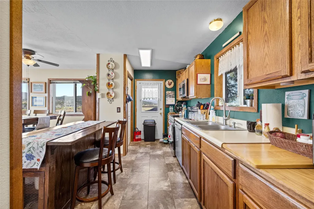 1662 & 1660 Us Hwy 2 W Kalispell MT 59901