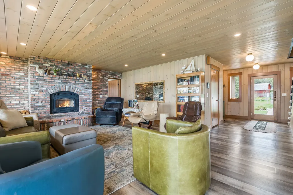 23511 Wild Horse Shores Lane Dayton MT 59914