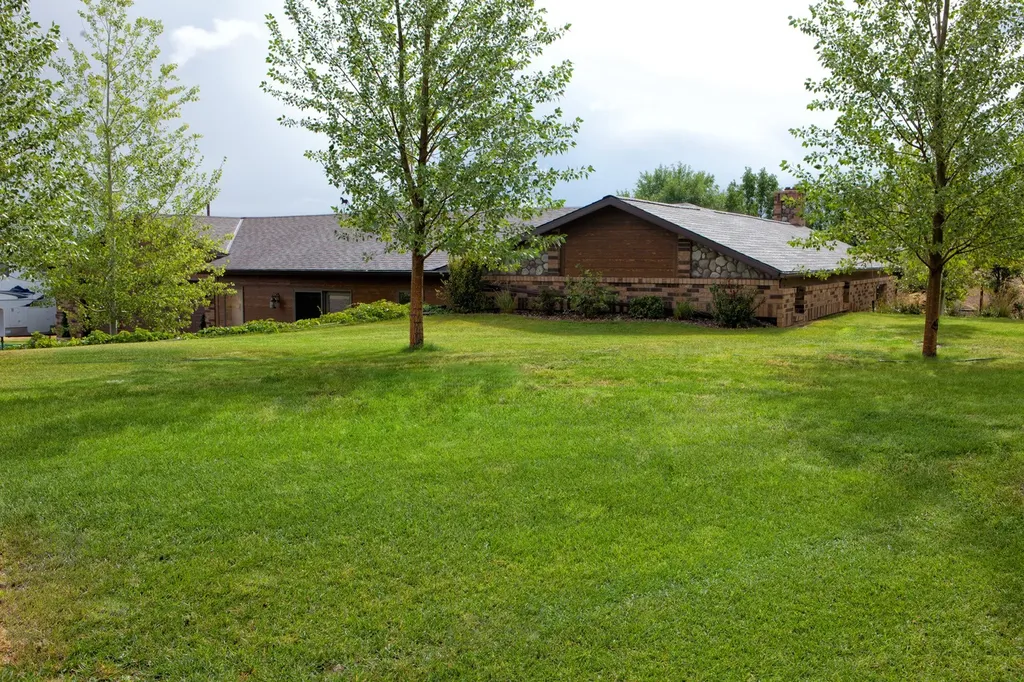 42 River Ridge Lane Shelby MT 59474
