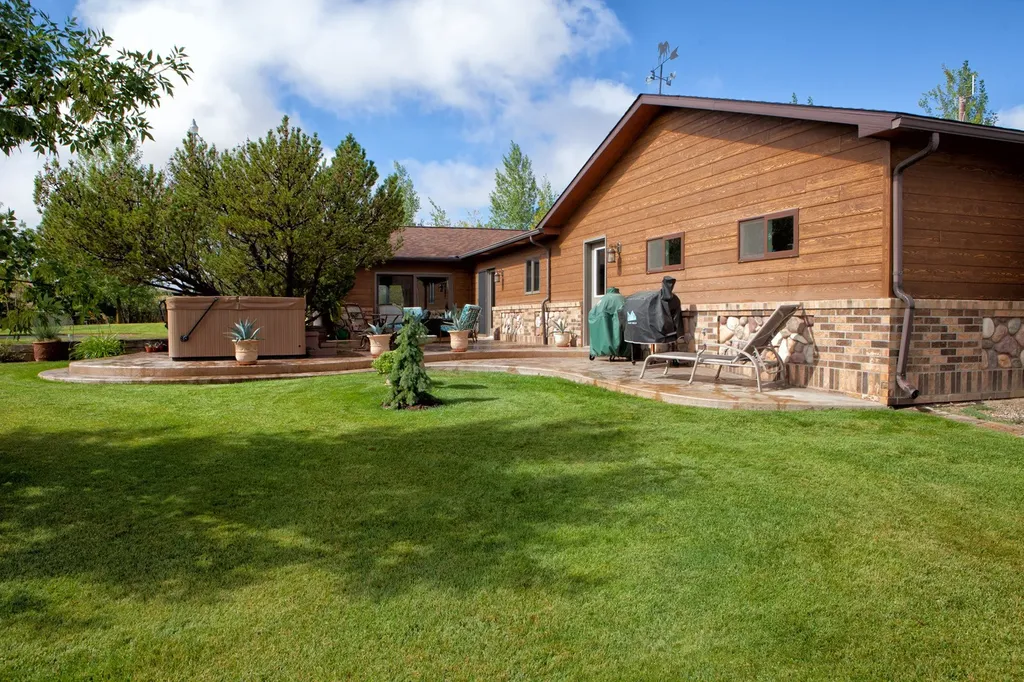 42 River Ridge Lane Shelby MT 59474